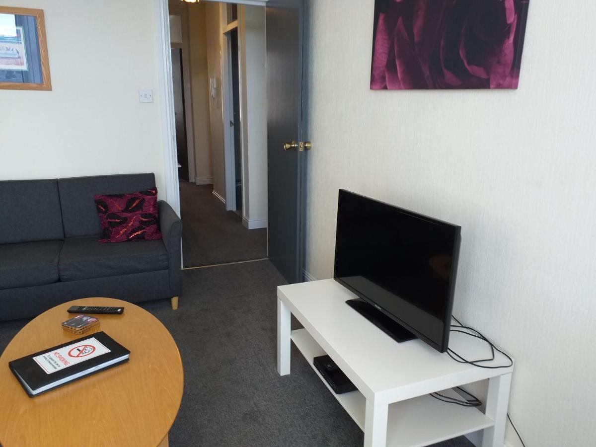 Cricket Stadium View Apartment สการ์โบโรห์ ภายนอก รูปภาพ