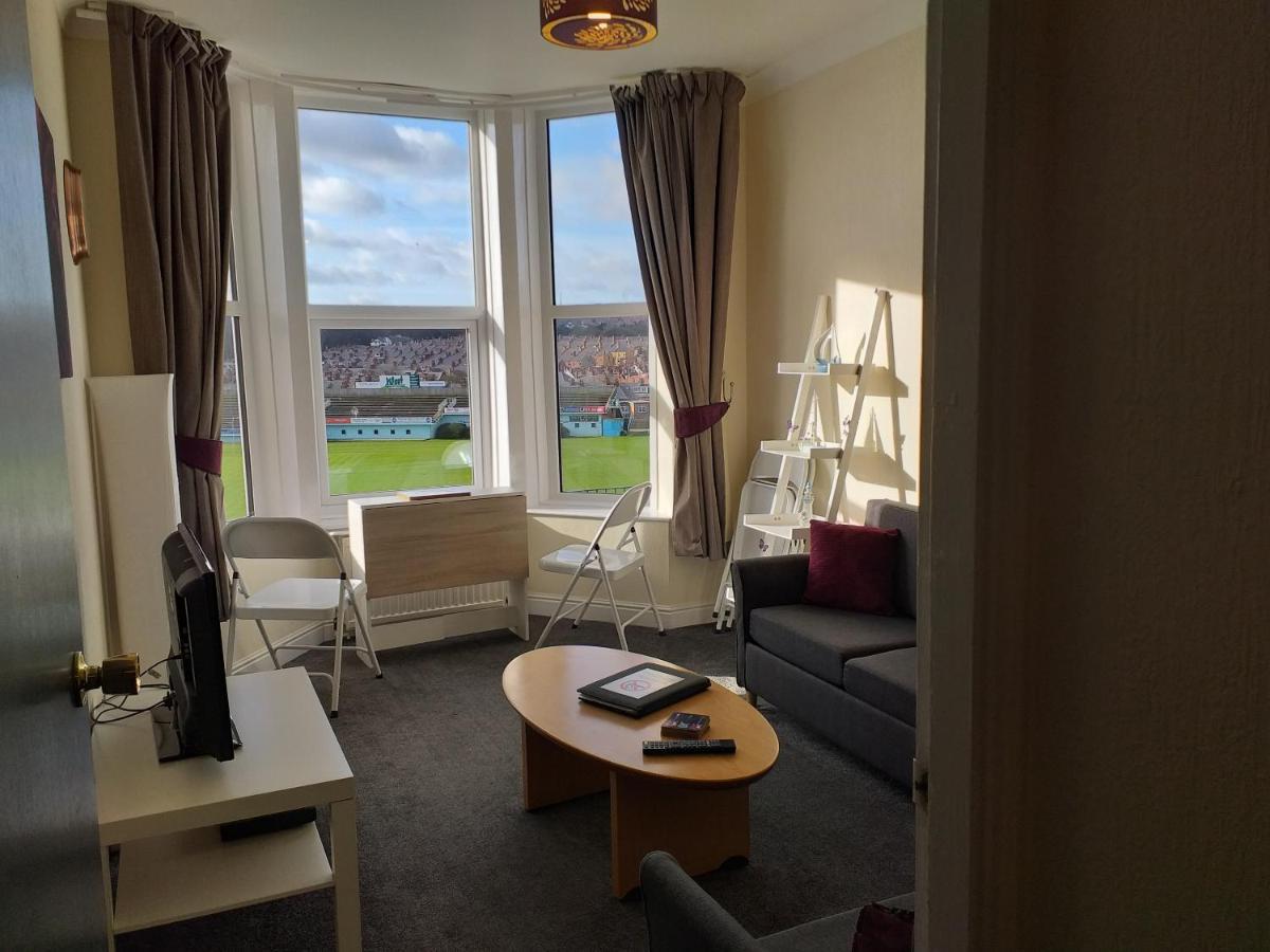 Cricket Stadium View Apartment สการ์โบโรห์ ภายนอก รูปภาพ